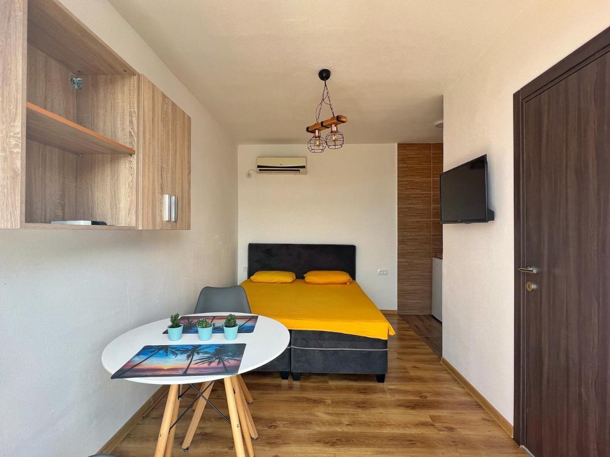 Jg Studio Apartment Vranjina Eksteriør billede