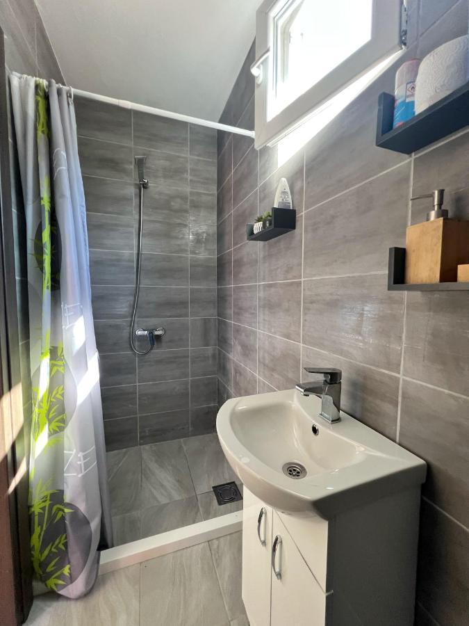 Jg Studio Apartment Vranjina Eksteriør billede